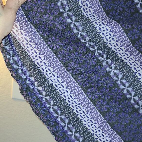 Purple v-neck top see through - Picture 4 of 4